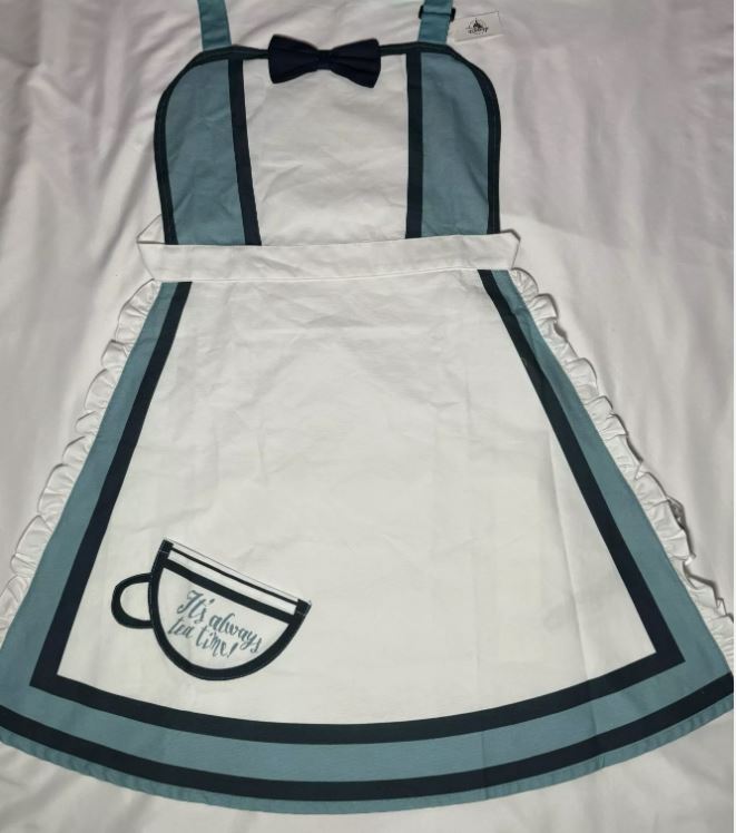 Disney Parks Epcot UK World Showcase Alice in Wonderland Kitchen Apron
