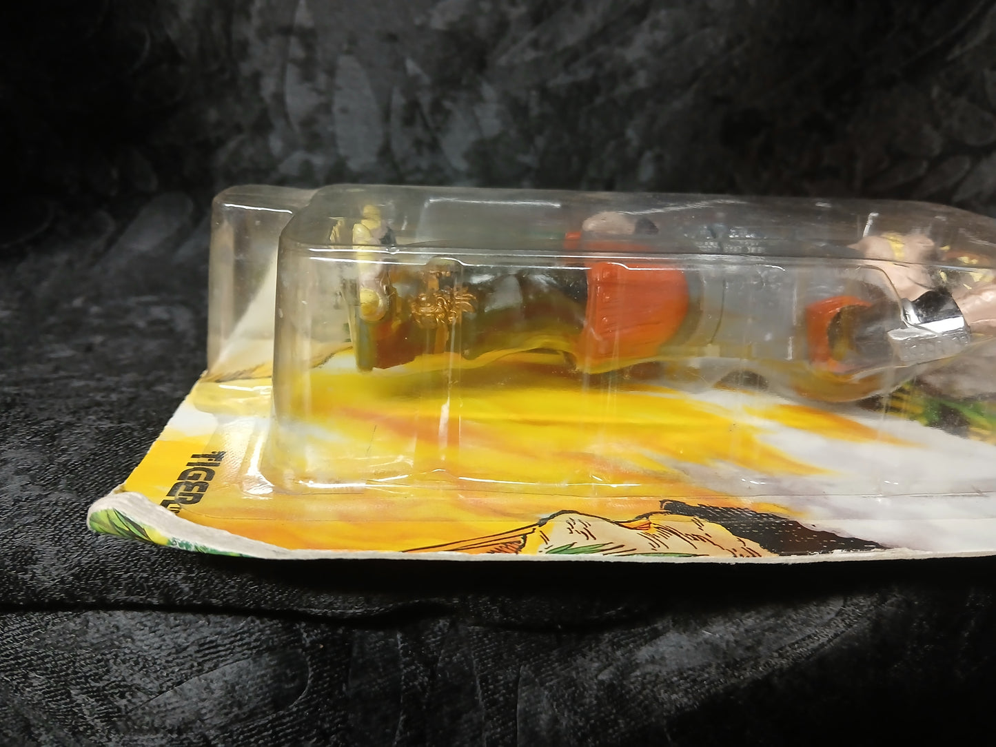 Tiger Toys Land Of The Lost Shung with Voice Synthesizer and Crystal Power Sword Included!