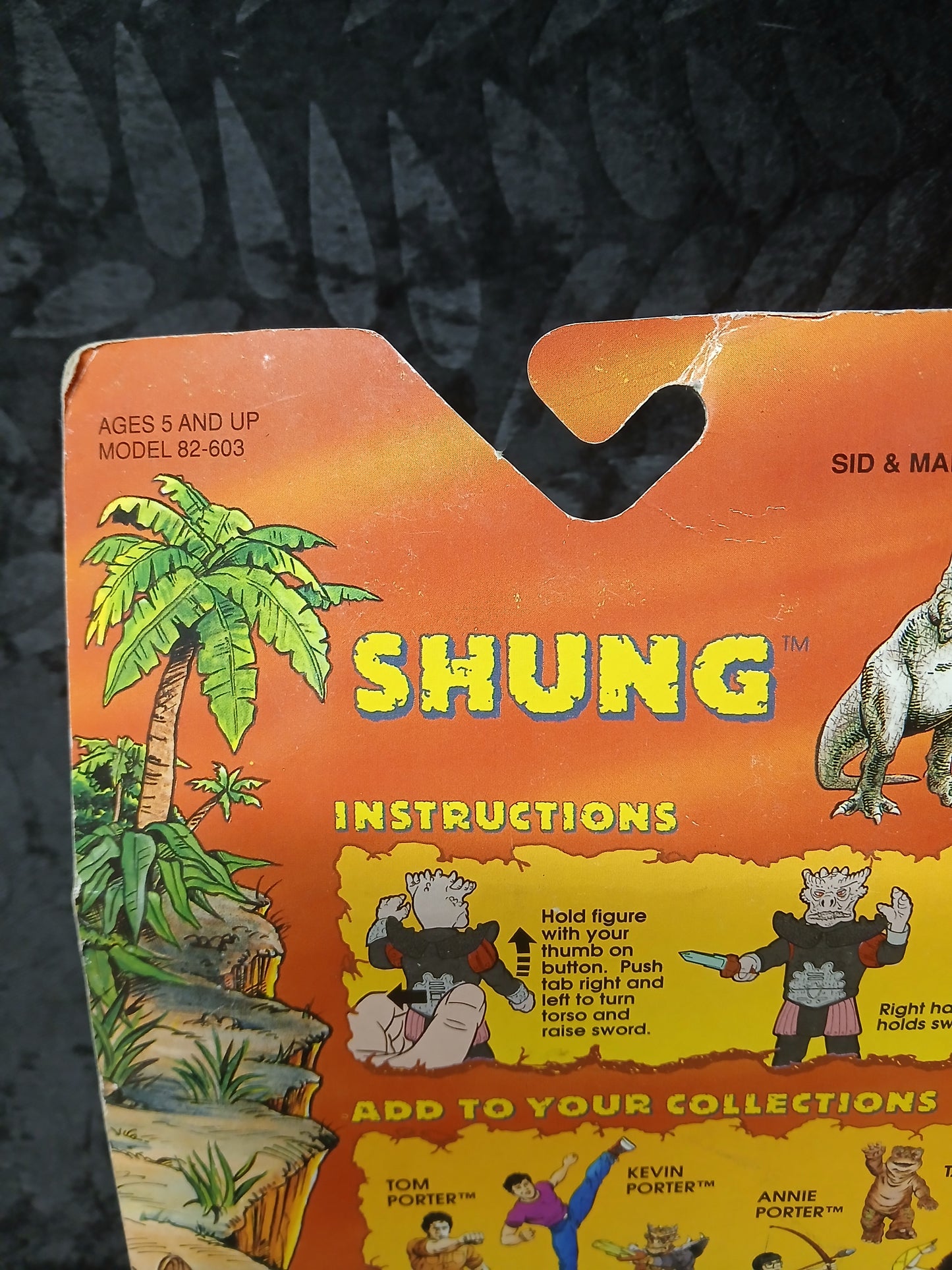 Tiger Toys Land Of The Lost Shung with Voice Synthesizer and Crystal Power Sword Included!