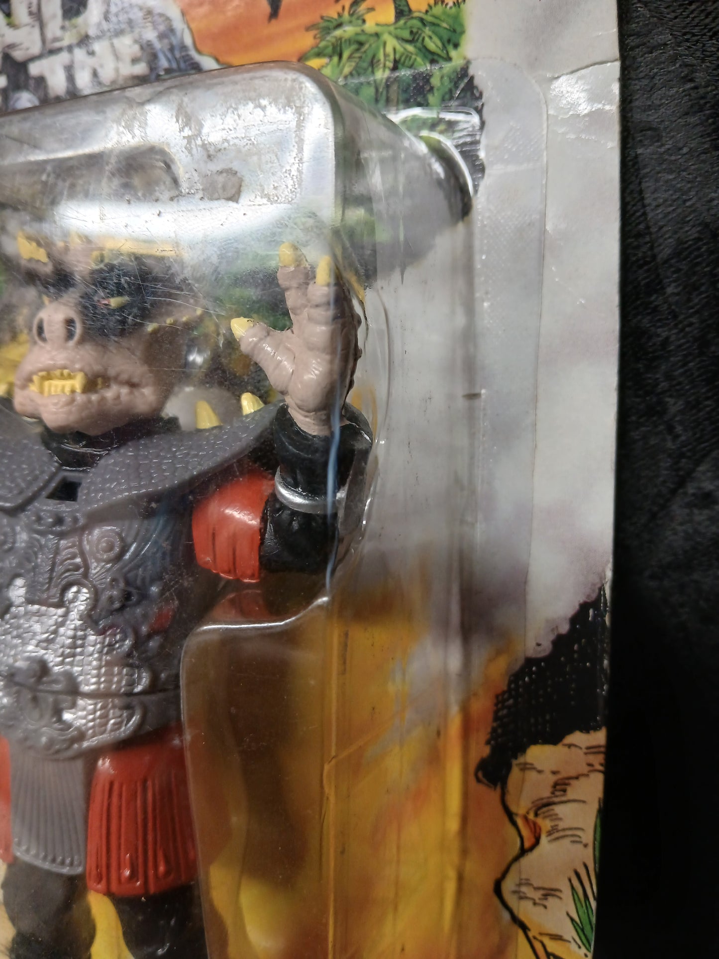 Tiger Toys Land Of The Lost Shung with Voice Synthesizer and Crystal Power Sword Included!